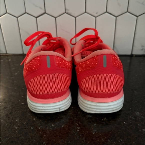 Nike Womens Free Run Distance Running Shoes Size 6.5 Neon Great Cond. - Picture 3 of 8